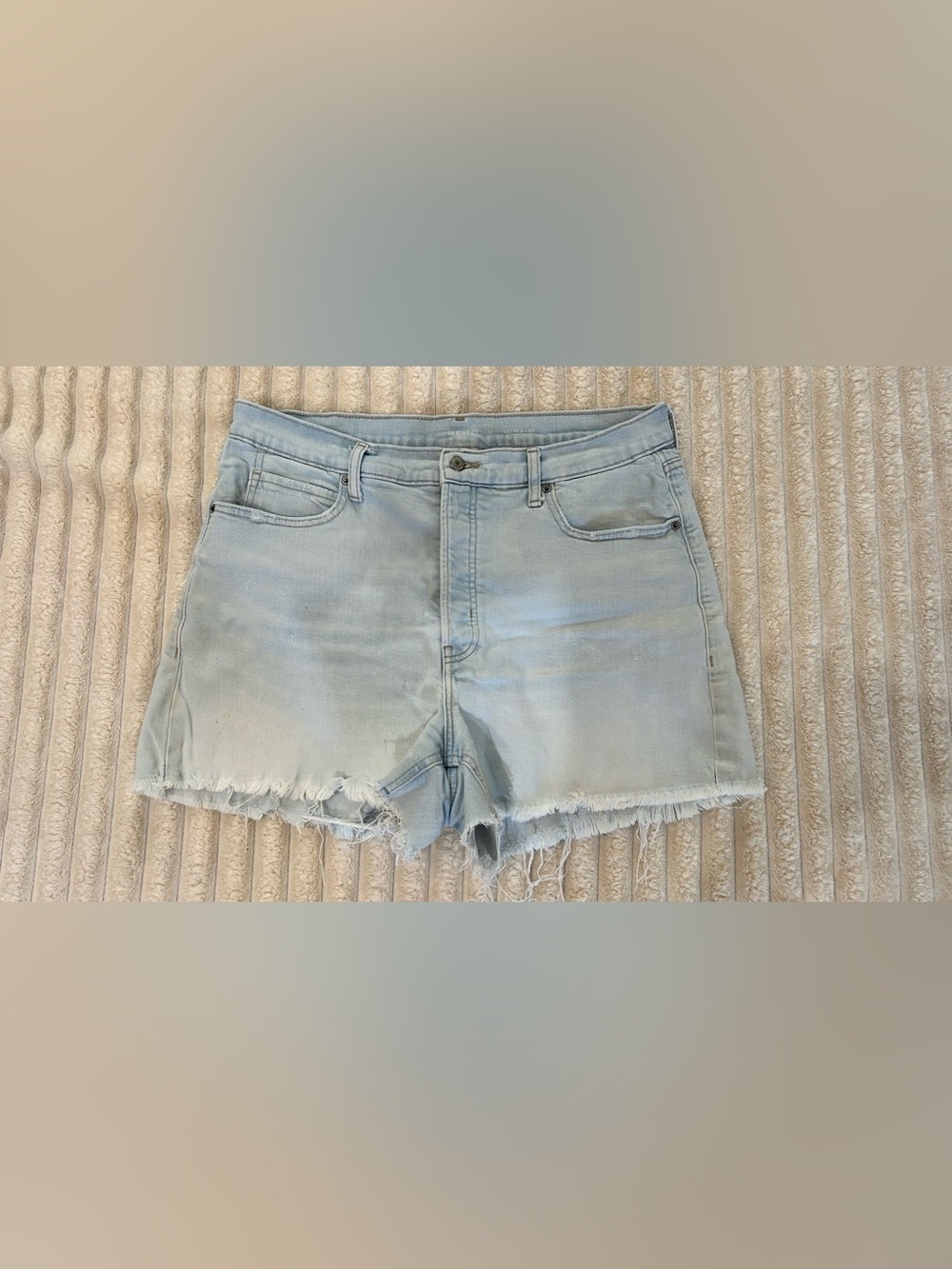 Old Navy Light Wash Denim Frayed Hem Women's Shorts EUC
